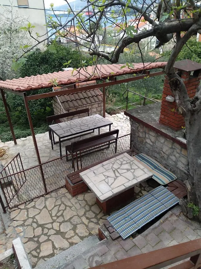 Διαμέρισμα Apartmani Leila Τρογκίρ