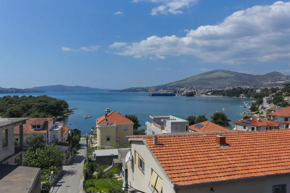 Apartmani Leila Trogir 0*,