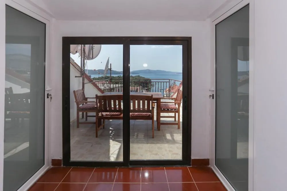 Apartmani Leila Trogir 0*,